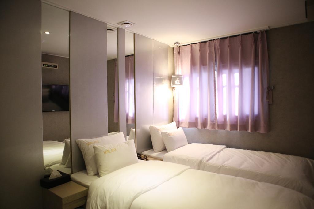 Atti Guesthouse โซล ภายนอก รูปภาพ